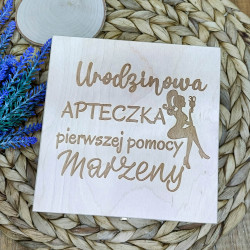 Pudełko URODZINOWA APTECZKA...