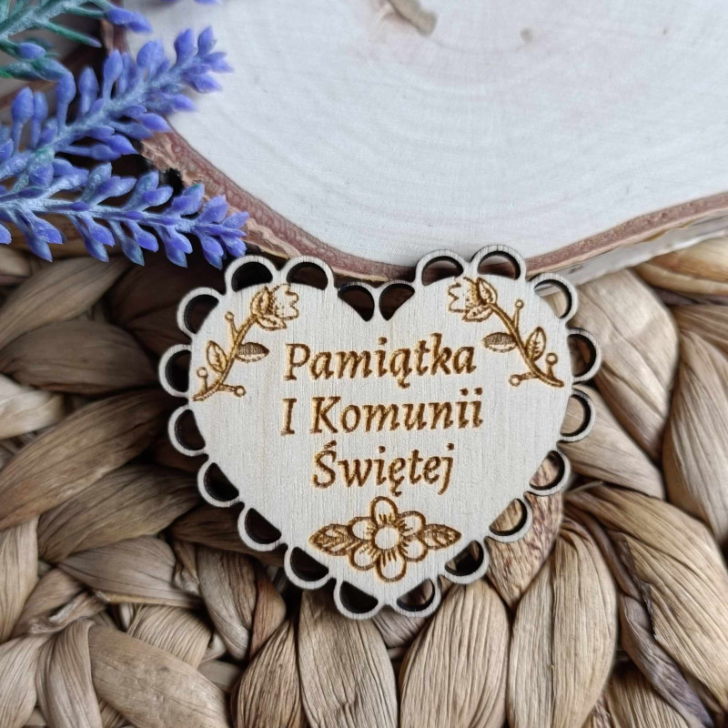 Drewniane dekory scrapki serce "Pamiątka I Komunii Świętej" ażurowe