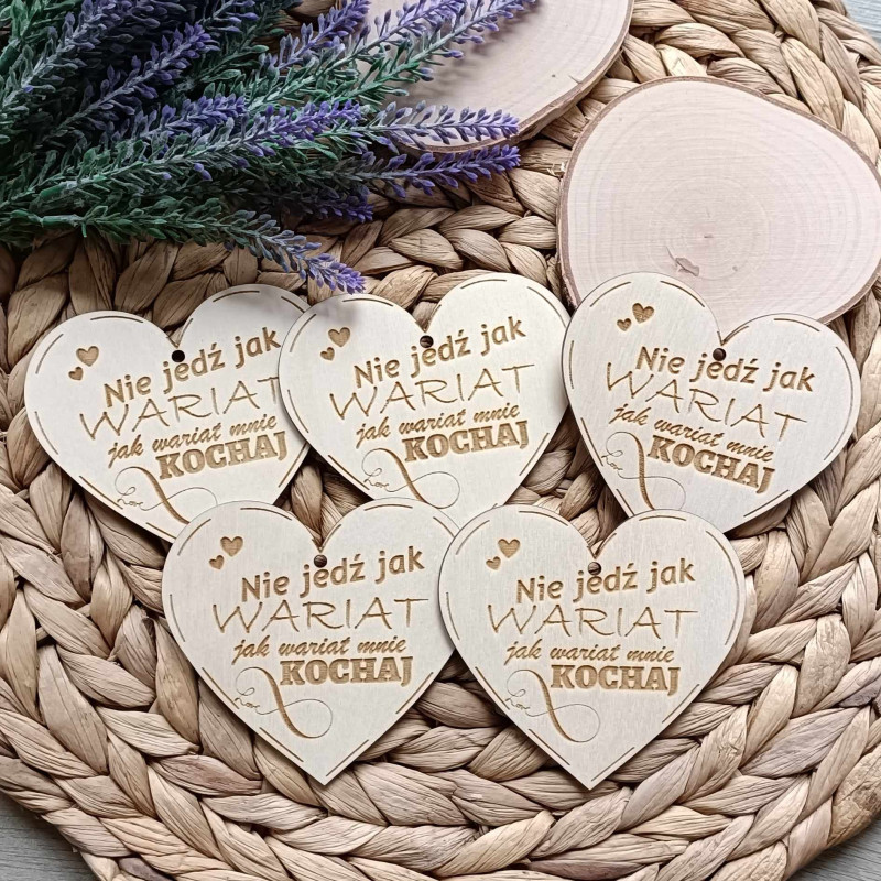 Drewniana zawieszka serce "Kocham Cię ponieważ..."