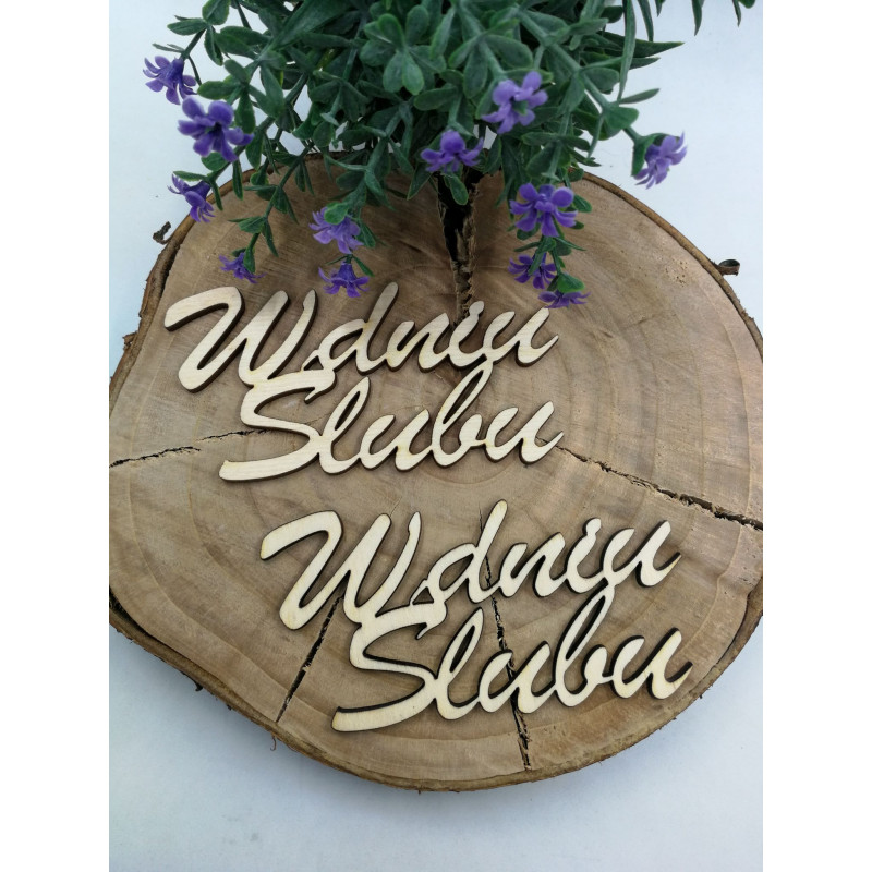 Drewniany napis "W Dniu Ślubu"